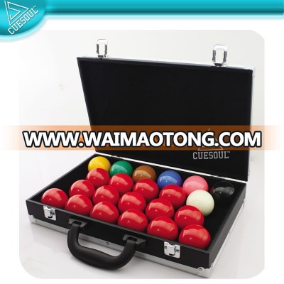 Deluxe 2-1/16" Snooker Ball Set with leathertte carrying case